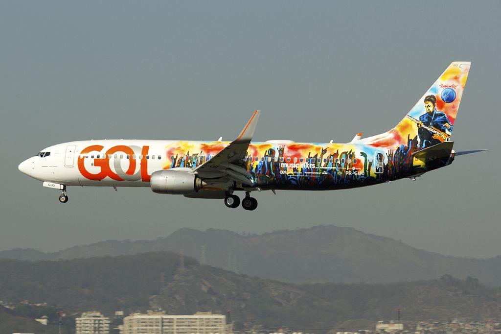 Boeing 737-700 (PR-GUO)