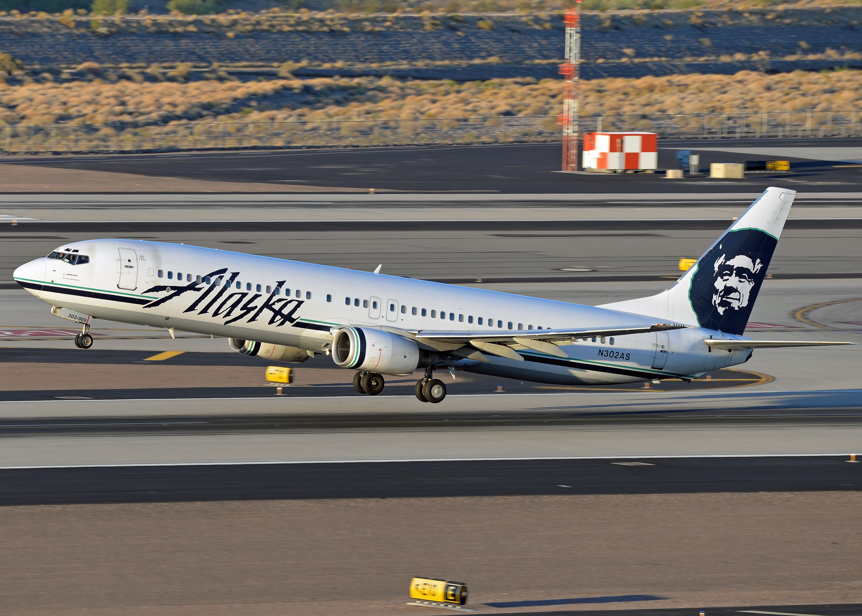 Boeing 737-900 (N302AS)