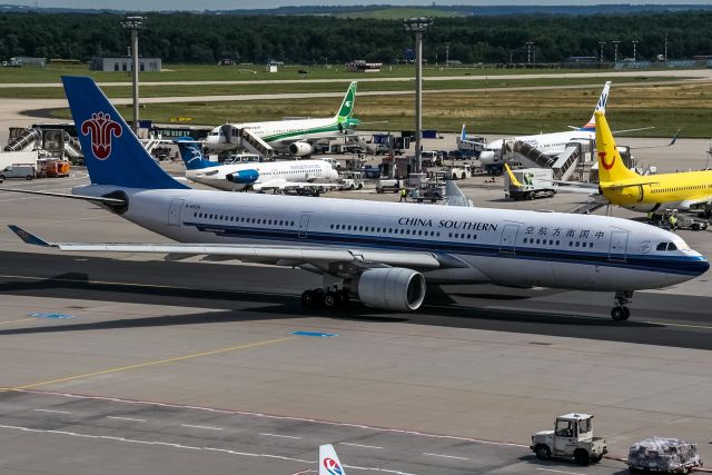 Airbus A330-200 (B-6526) - B-6526 China Southern Airlines Airbus A330-223 @ Frankfurt International Airport (FRA/EDDF) / 07.08.2014