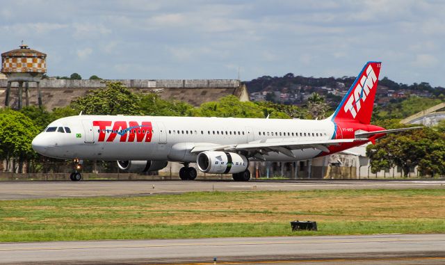 Airbus A321 (PT-MXG)