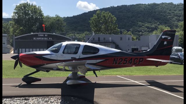 Cirrus SR-22 (N254CP)