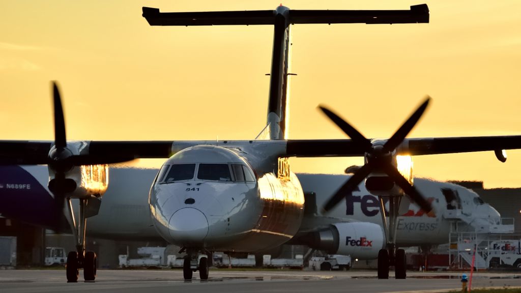 de Havilland Dash 8-100 (C-GONR)