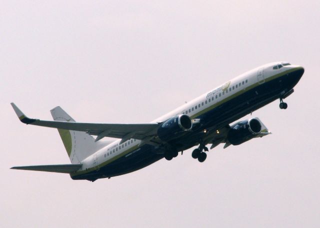 Boeing 737-800 (N739MA) - Leaving the Shreveport Regional airport.