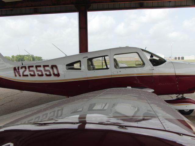 Piper Cherokee (N2555Q)