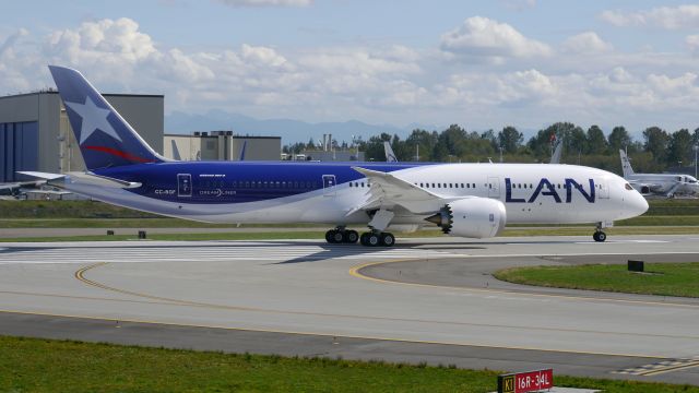 Boeing 787-9 Dreamliner (CC-BGF) - BOE612 on Rwy 16R for a taxi / brake test on 9/16/15. (ln 350 / cn 38479).