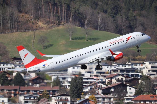 EMBRAER 195 (OE-LWB)