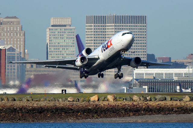 McDonnell Douglas DC-10 (N313FE) - FDX 822 to Memphis departing on RWY 9