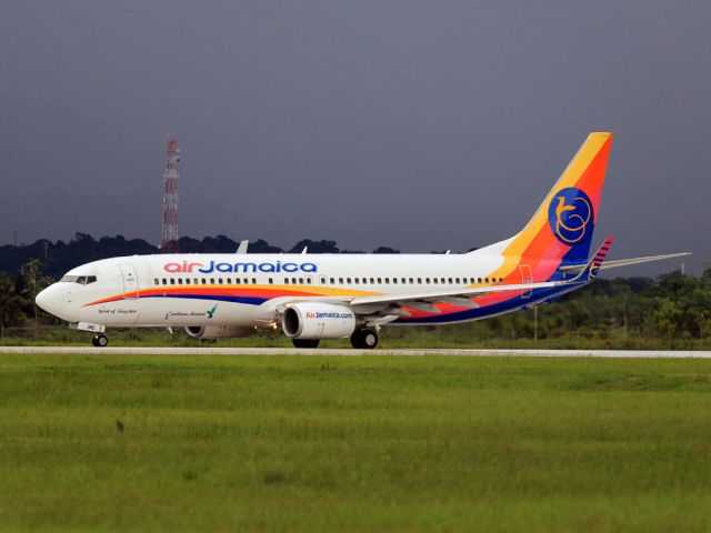 Boeing 737-800 (9Y-JMD)