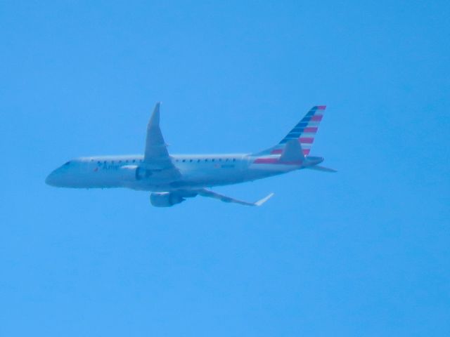 Embraer 170/175 (N250NN)