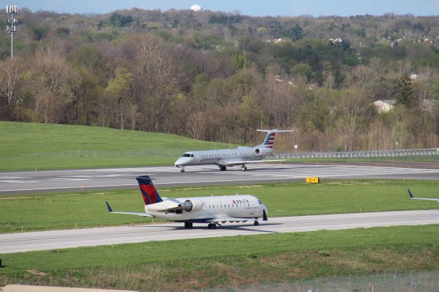Embraer ERJ-145 (N647AE)