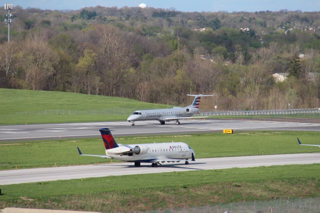 Embraer ERJ-145 (N647AE)