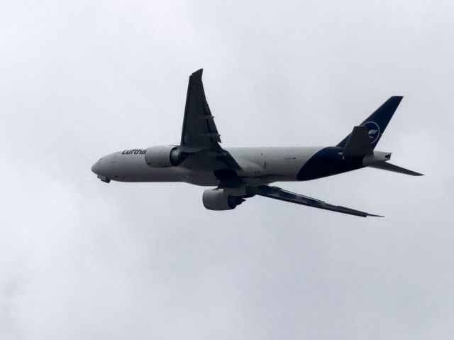 Boeing 777-200 (D-ALFJ) - Take off runway 27R for a flight to Hong Kong. 05-DEC-2023.