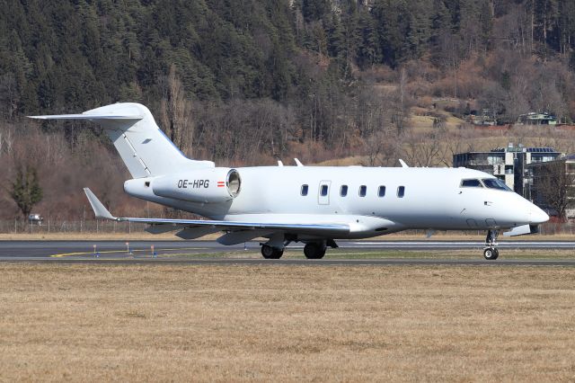 Bombardier Challenger 300 (OE-HPG)