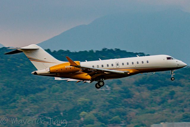 Bombardier Global 5000 (N18HA) - 將落地松山