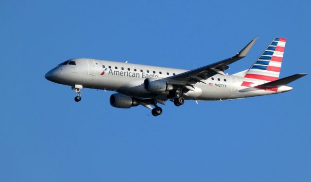 Embraer 175 (N427YX) - Shown here on approach is an American Airlines Eagle Embraer 175 in the Summer of 2018.