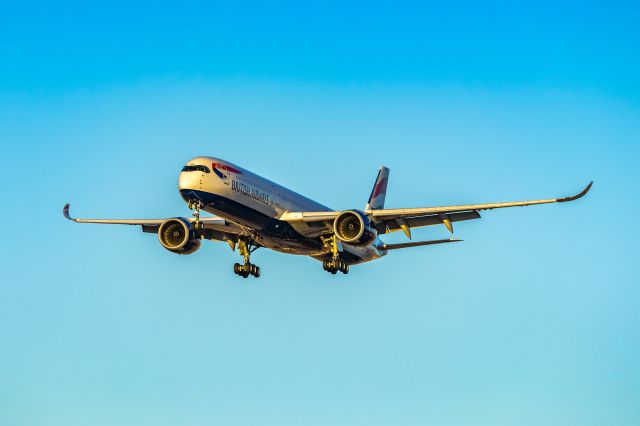 Airbus A350-1000 (G-XWBB) - British Airways A350-1000 landing at PHX on 9/25/22. Taken with a Canon 850D and Canon EF 70-200mm f/2.8L IS II USM lens.