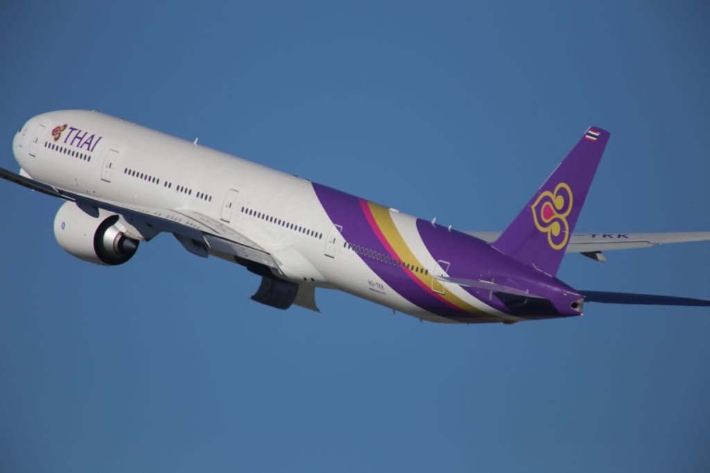 BOEING 777-300ER (HS-TKK)