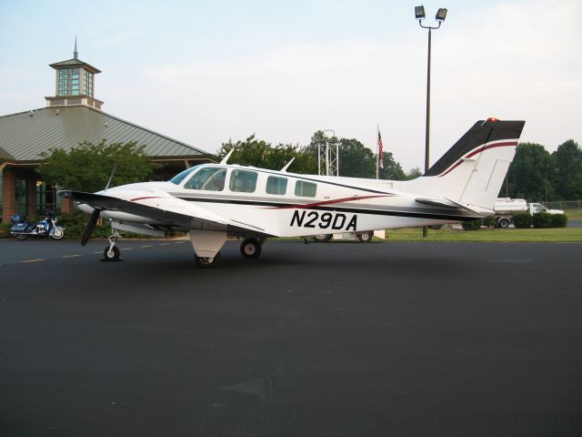 Beechcraft Baron (58) (N29DA)