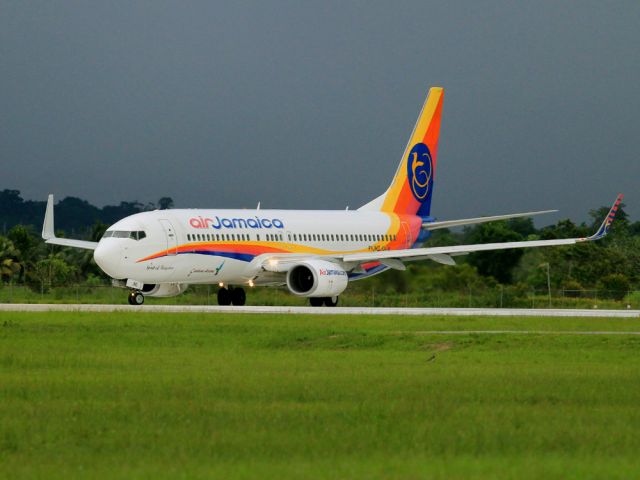 Boeing 737-800 (9Y-JMD)