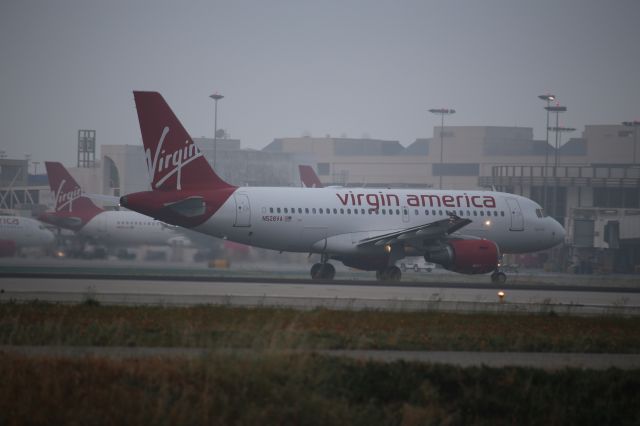 Airbus A319 (N528VA) - ROLLING