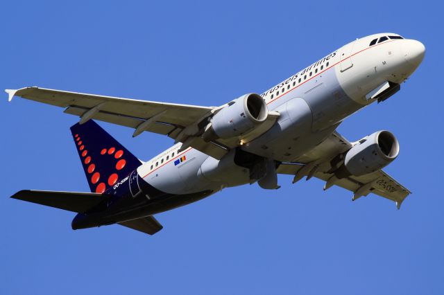 Airbus A319 —