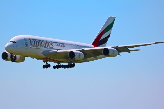 Airbus A380-800 (A6-EEF)
