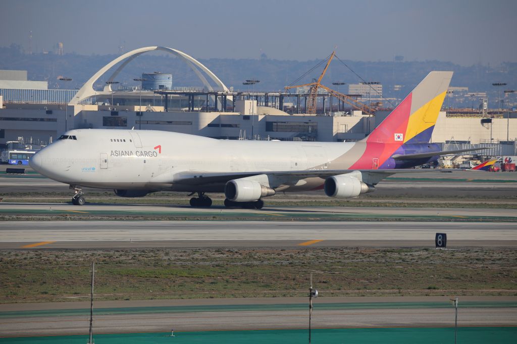 Boeing 747-400 (HL7413)