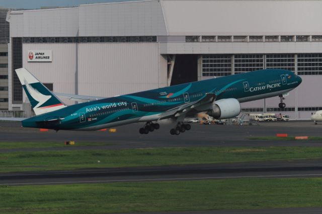 Boeing 777-200 (B-KPF)