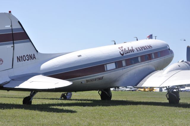 Douglas DC-3 (N103NA)