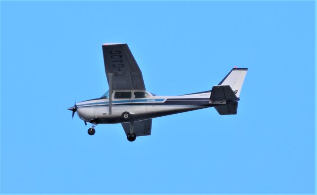 Cessna Skyhawk (C-GAQG) - C-GAQG Cessna Skyhawk 172-M Survolant la ville de Lavaltrie QC. Le 14-11-2022 à 13:38