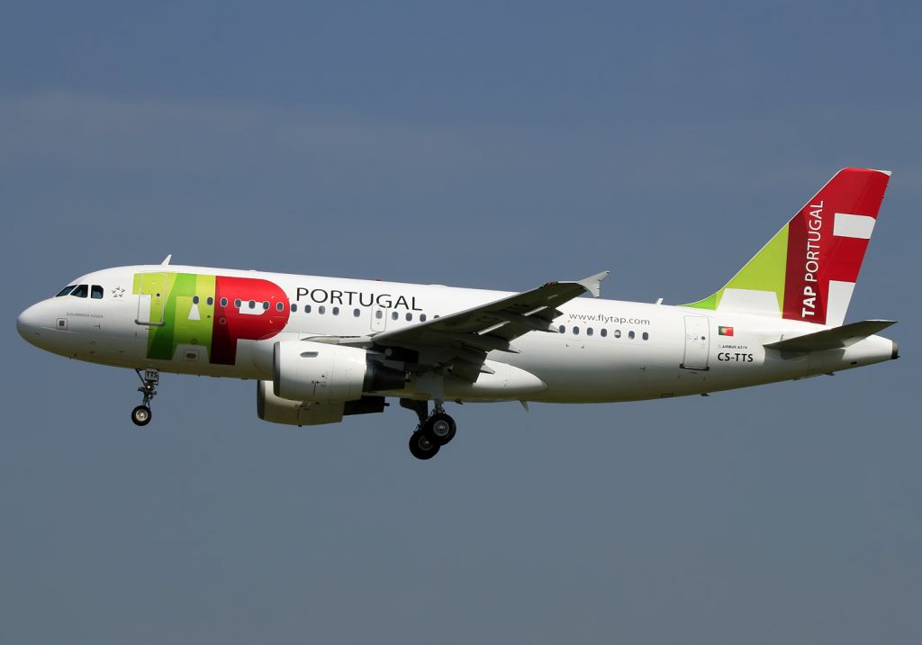 Airbus A320 (CS-TTS)
