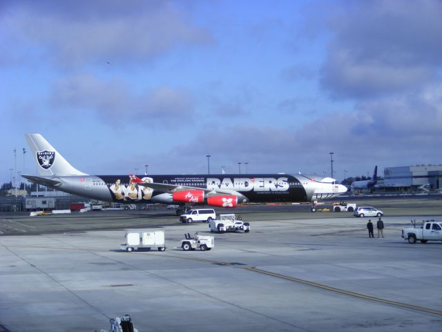 Airbus A340-300 (9M-XAC)