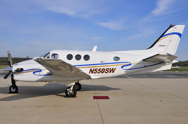 Beechcraft King Air 90 (N550SW) - Seen at KFDK on 10/11/2009.      a href=http://discussions.flightaware.com/profile.php?mode=viewprofile&u=269247  [ concord977 profile ]/a