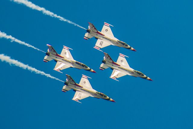 Lockheed F-16 Fighting Falcon — - USAF Thunderbirds, Barksdale AFB, 4-26-2014.