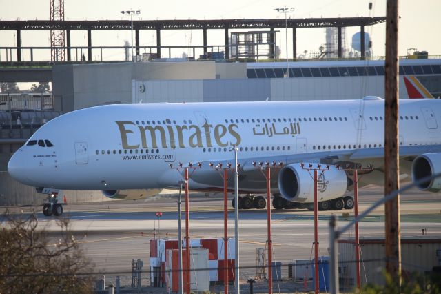 Airbus A380-800 (A6-EVJ)