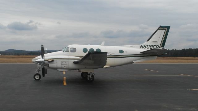 Beechcraft King Air 90 (N608FB) - King Air 90 at Orange 4/3/18