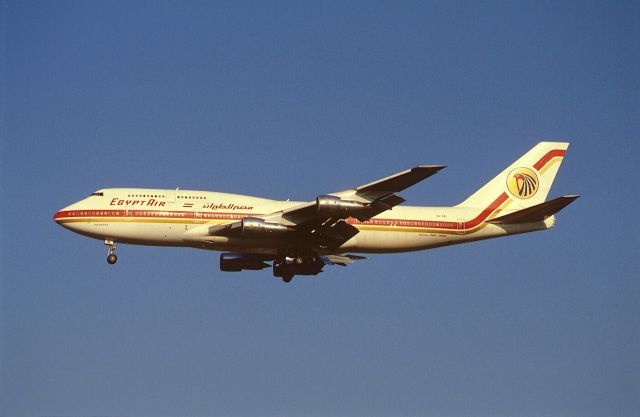 BOEING 747-300 (SU-GAL) - Final Approach to Narita Intl Airport Rwy34 on 1988/10/15