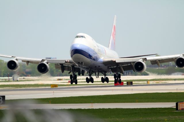 Boeing 747-400 (B-2426)