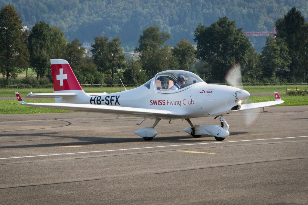 AQUILA A-210 (HB-SFX)