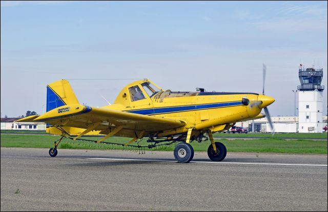 N31626 — - Air Tractor departing runway three-zero