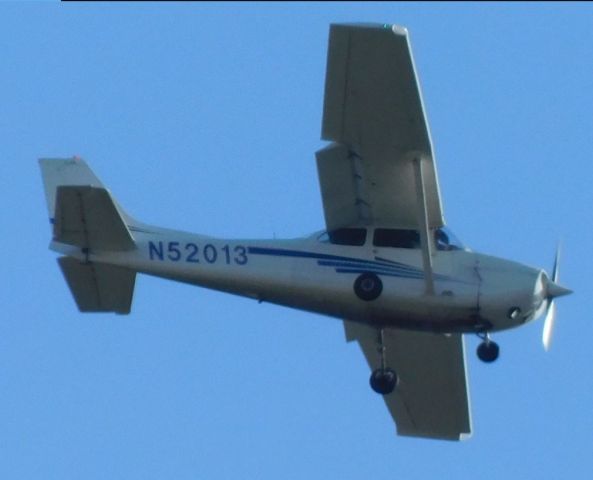 Cessna Skyhawk (N52013)