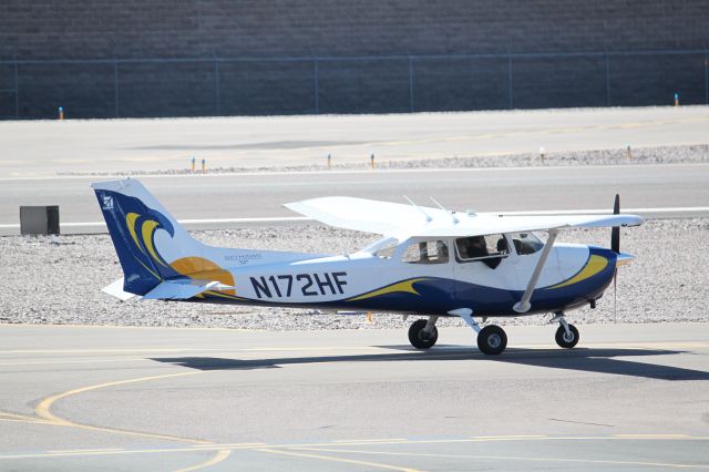 Cessna Skyhawk —