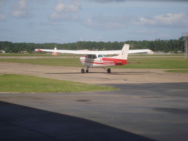 Cessna Skyhawk (N13262)