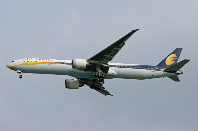 BOEING 777-300 (VT-JEK)