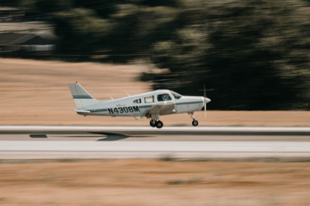 Piper Cherokee (N4308M) - Photo of a PA-28-161 landing on 29, taken by @planesthetics (instagram).