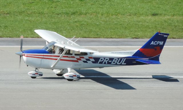 Cessna Skyhawk (PR-BUL)