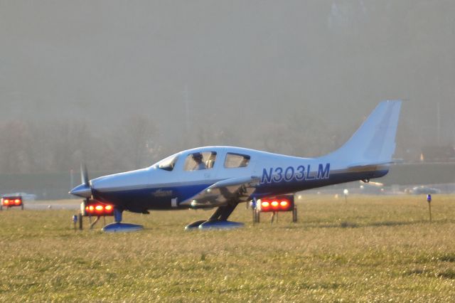 Lancair Lancair 4 (N303LM) - Whachu lookin at man?