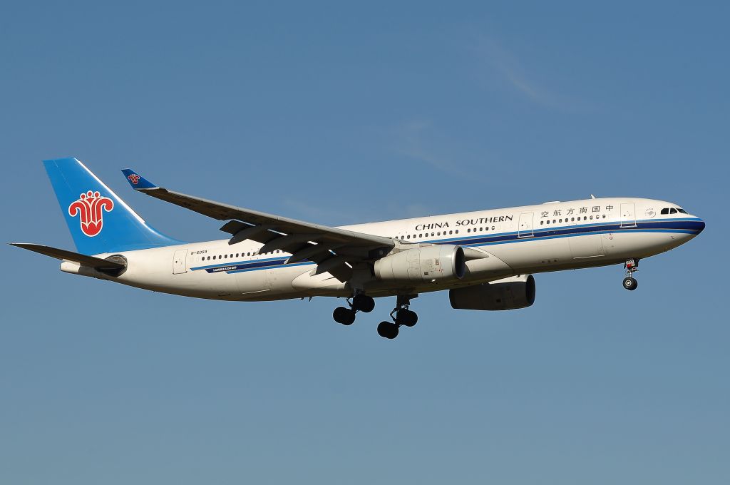 Airbus A330-200 (B-6059) - China Southern Airlines flight CZ321 from Guangzhou,China to Melbourne landing Runway 34. 04/02/2012