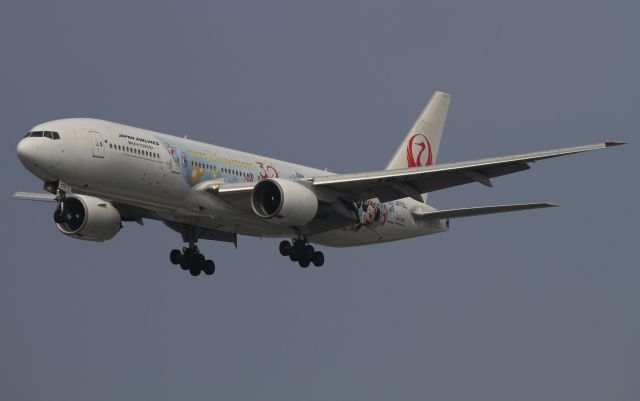 Boeing 777-200 (JA772J)