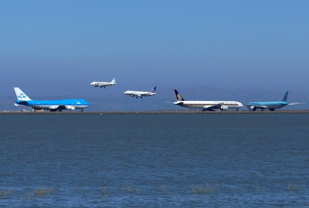 Boeing 747-400 (PH-BFB) - 5 for 1